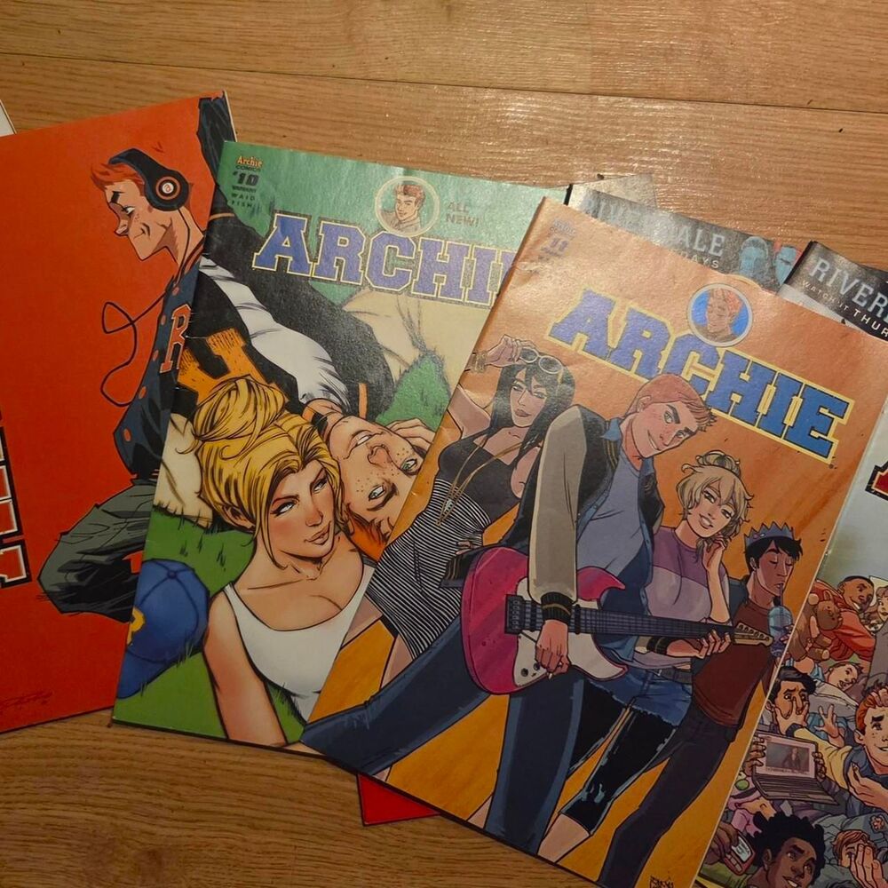 Magazines - Picture 4 of 7